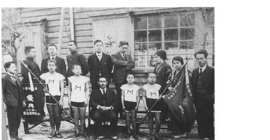 大正時代頃の陸上競技リレーの写真